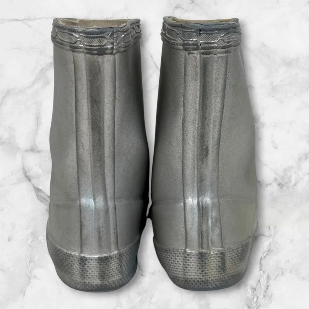 Hunter Kids First Classic Metallic Rain Boots in silver size 4